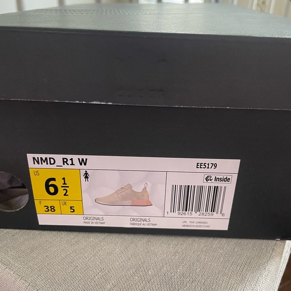 adidas NMD R1 Women’s in sz 6.5 - Picture 9 of 9